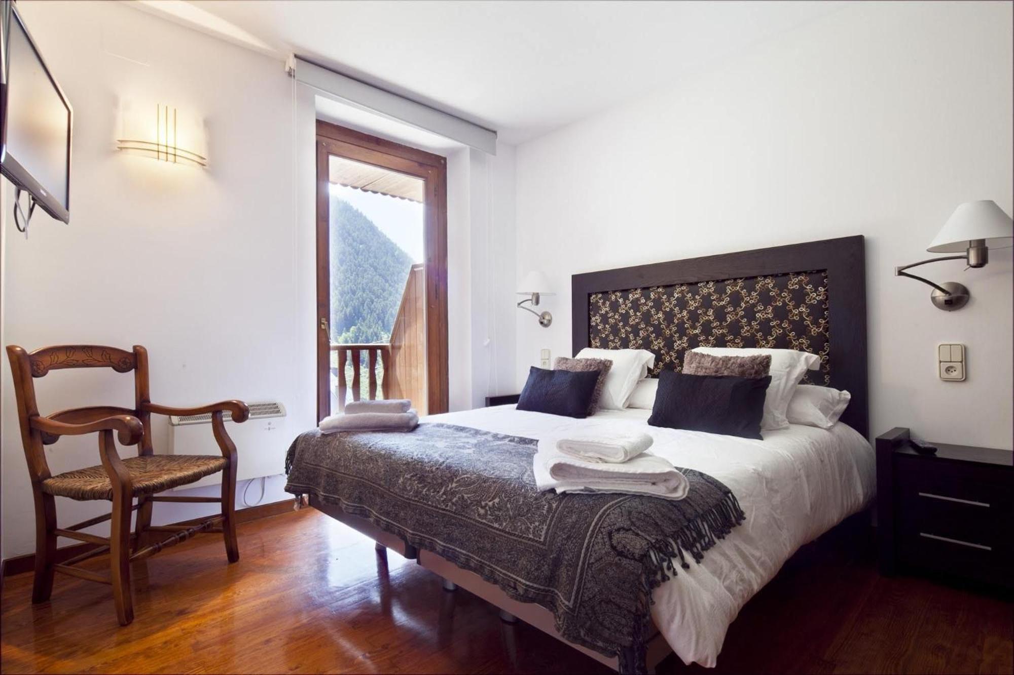 Luderna - Apartamento Con Terraza Bonaigua B2 Salient باكيرا بيريت المظهر الخارجي الصورة